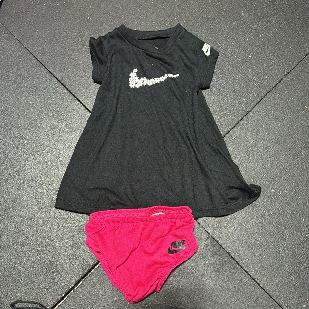 Nike baby girl outfit- 3m